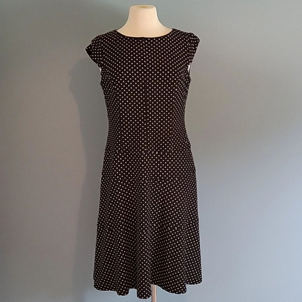 Dress - Picture 1 of 5